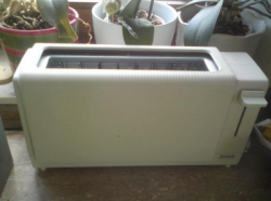 Toaster richtig reinigen bzw. säubern und von Toastkrümeln befreien Krümel, Toaster, reinigen, putzen, säubern,