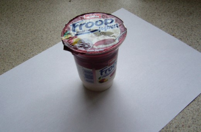 keine Joghurtreste mehr, Joghortbecher richtig reinigen oder säubern Joghurtreste, Joghurtbecher, Joghurt, sauber machen, reinigen, säubern