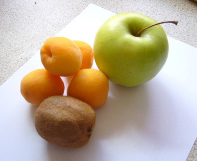 Obstflecken auf Kleidung entfernen oder beseitigen, Kleidungsstücke mit Obst reinigen/säubern Obst, Flecken, Kleidung, entfernen, reinigen, säubern, beseitigen
