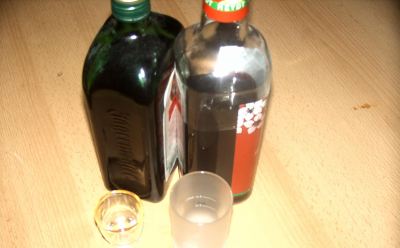 Hilfe bei Alkoholkater, Übelkeit und Kopfschmerzen nach Alkoholgenuss bekämpfen und vermeiden Alkoholkater, Kopfschmerzen, Übelkeit, Alkohol, Kater, bekämpfen, gegen