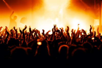 Die perfekte Party - aber nur mit einem gelungenen Vorglühen Party, Feiern, Nacht, Club, Dancefloor, Disko, Diskothek, Vorglühen, Trinkspiele