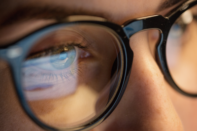 Brille, Brillenreinigung, Reinigen, Risse, kaputt, Verfärbung, Aubewahrung